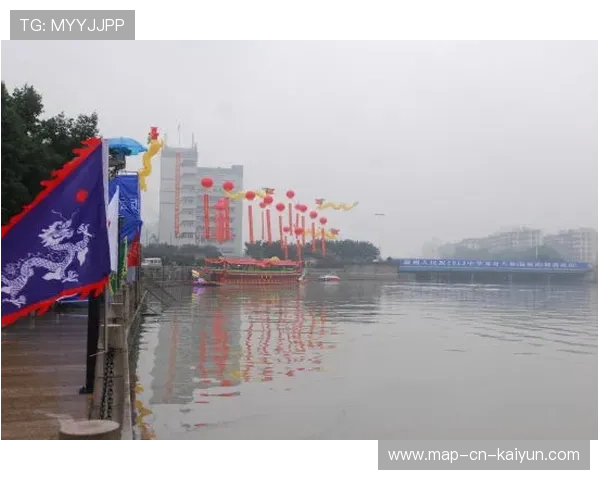 “东安湖体育公园:龙舟比赛成为水上英雄的竞技舞台”